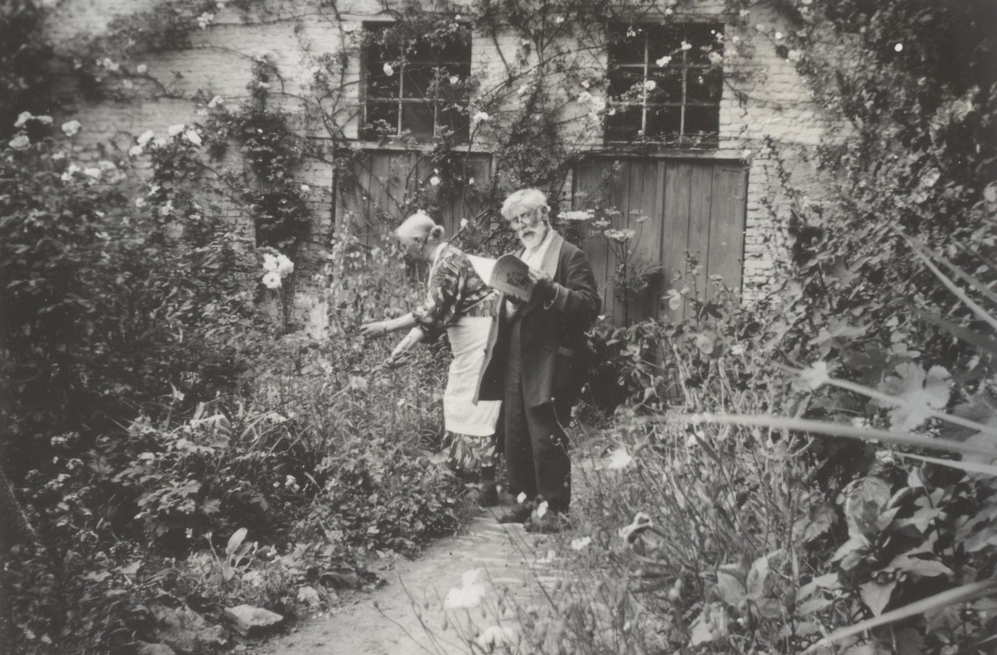 Expositions et Rouge-Cloître : sous-bois, allées forestières, carte postale et souvenirs du Rouge-Cloître.