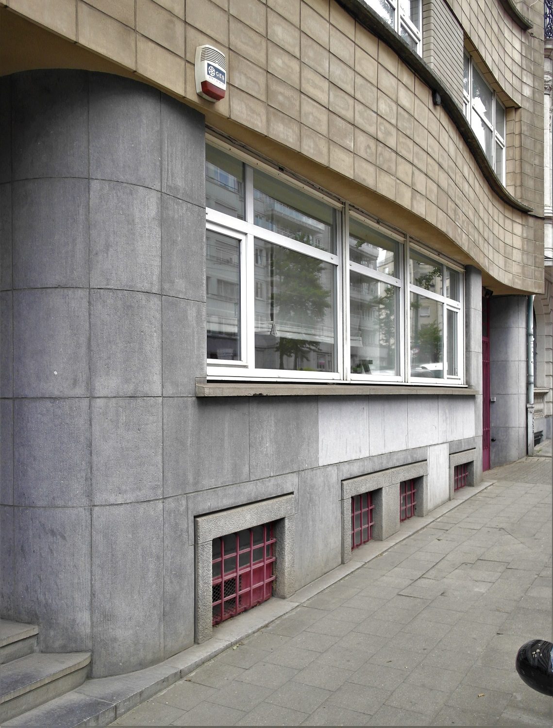 Avenue Brugmann: details, façade and interiors.