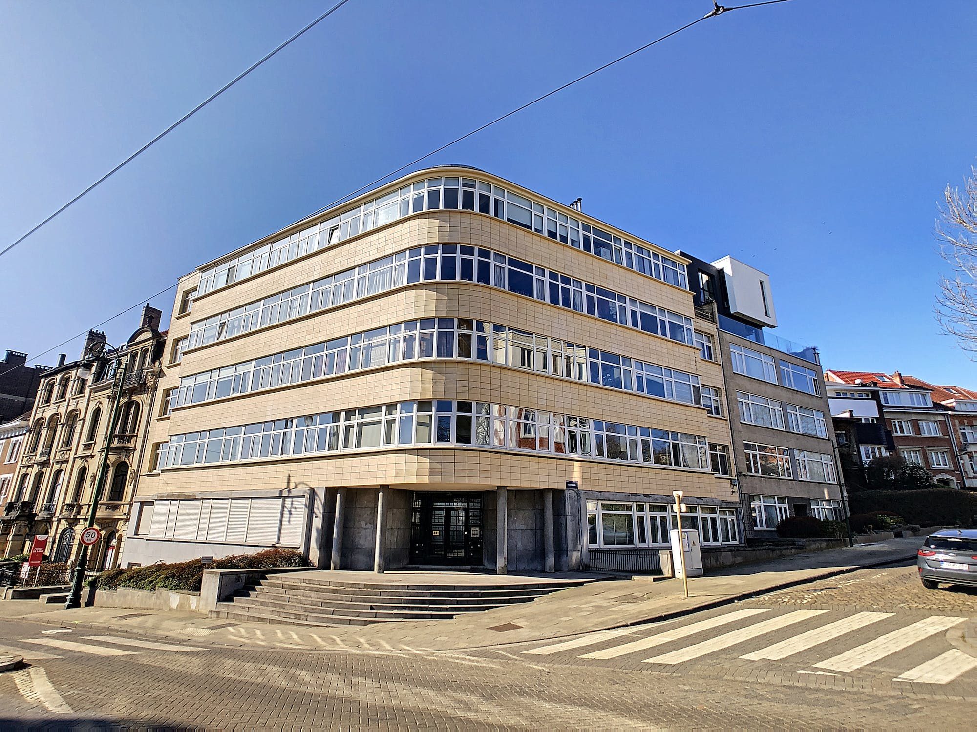 Avenue Brugmann: details, façade and interiors.